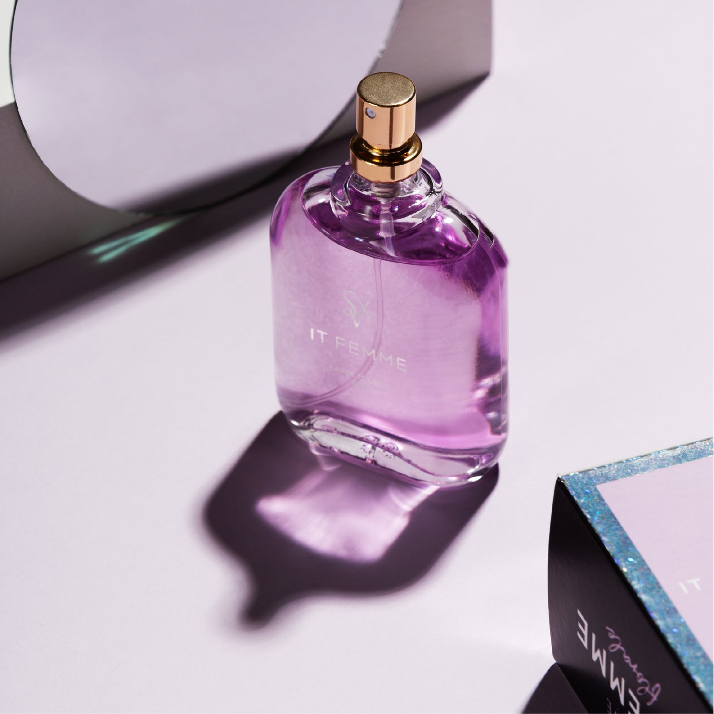 IT FEMME FLORALE - Perfume de Mujer Afrodisiaco. Feromonas para atraer hombres. Aroma persistente. Siéntete radiante y segura - 50 ml - 2 fl oz